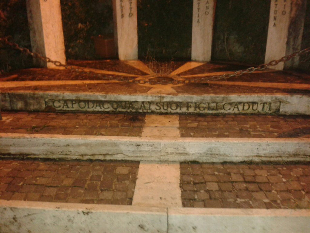 Monumento ai Caduti Capodacqua di Arquata del Tronto (AP) Pietre