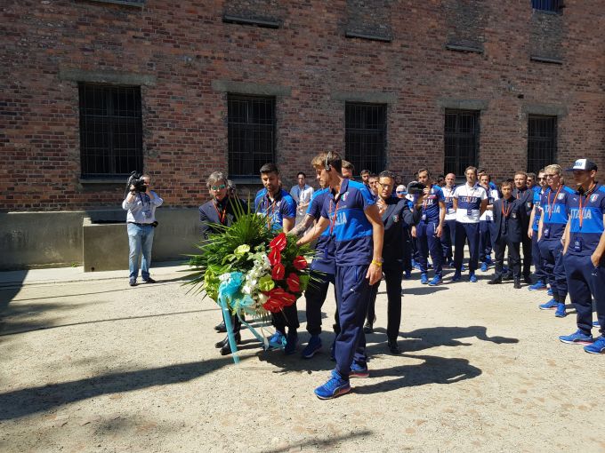 nazionale under 21 ad auschwitz