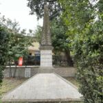 monumento frontale completo