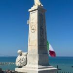 Monumento ai Caduti di Cariati – vista laterale