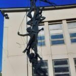 Precedente monumento ai bambini vittime del bombardamento del 1943 a Cosenza